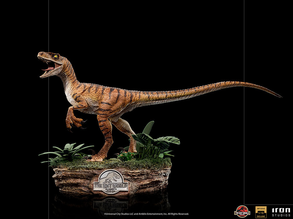 VELOCIRAPTOR DELUXE ART SCALE