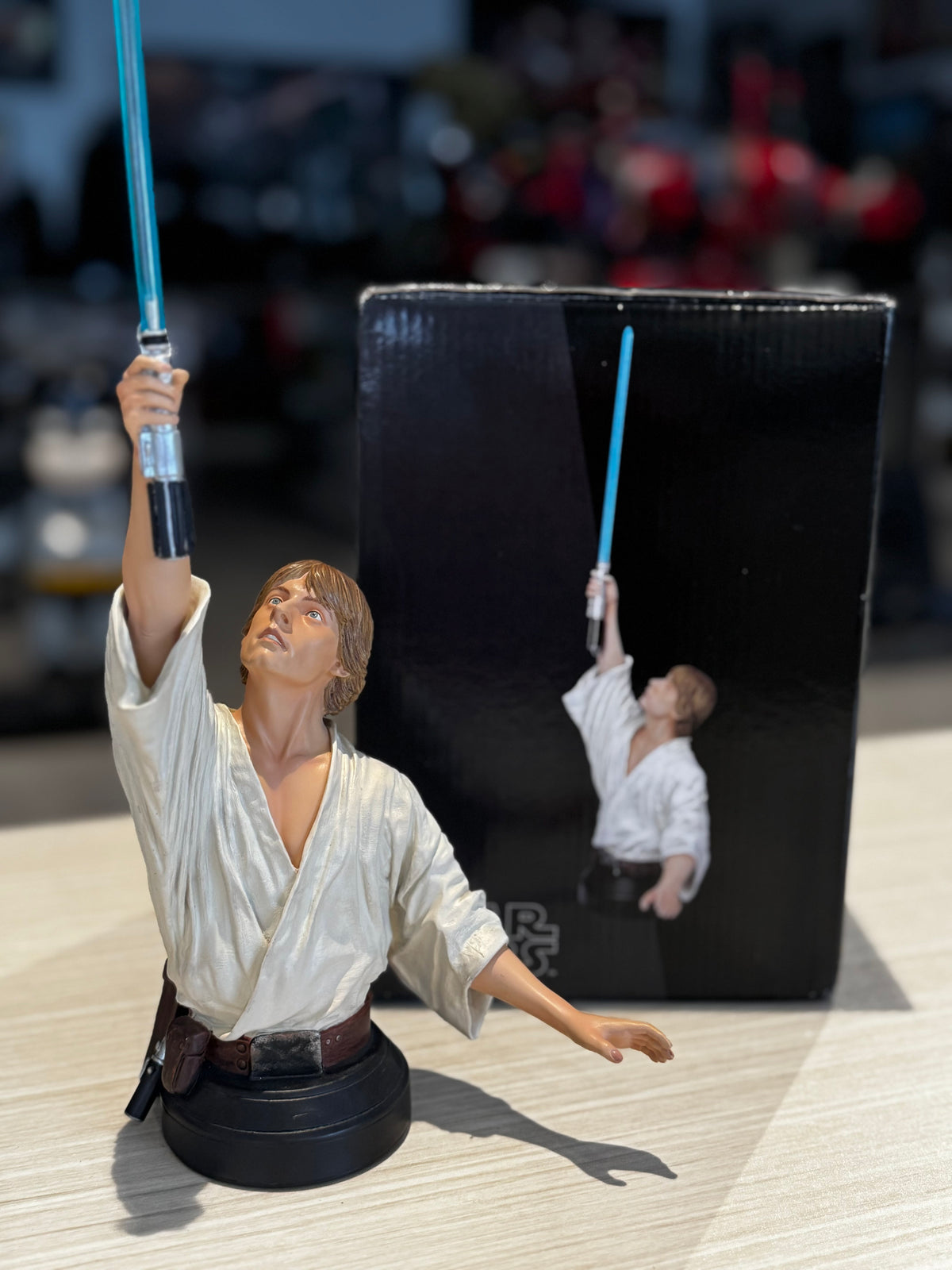 LUKE MINI BUST