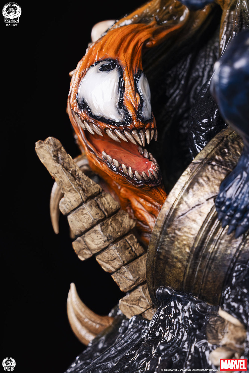 PRE-ORDER: VENOM FINE ART BUST DELUXE VERSION