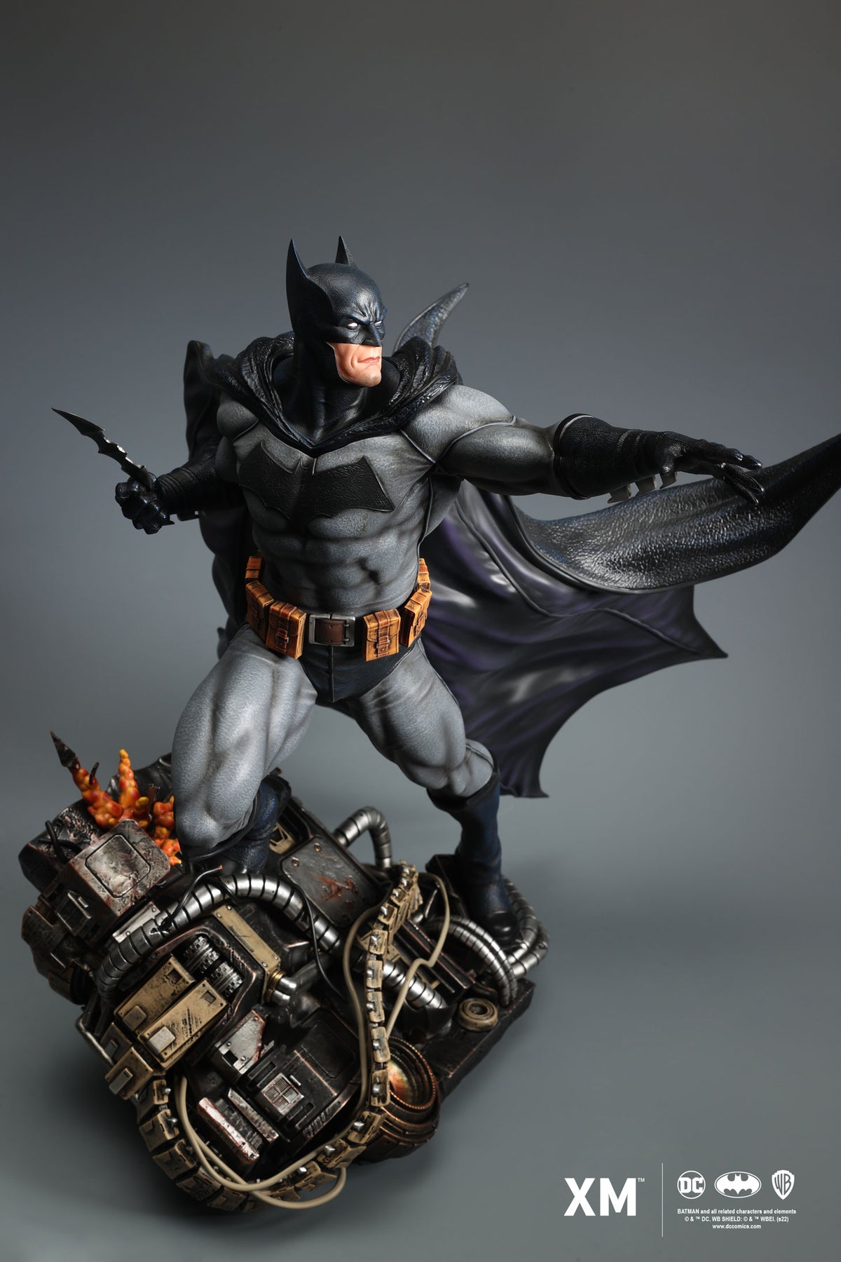 PRE-ORDER: BATMAN CLASSIC QUARTER SCALE