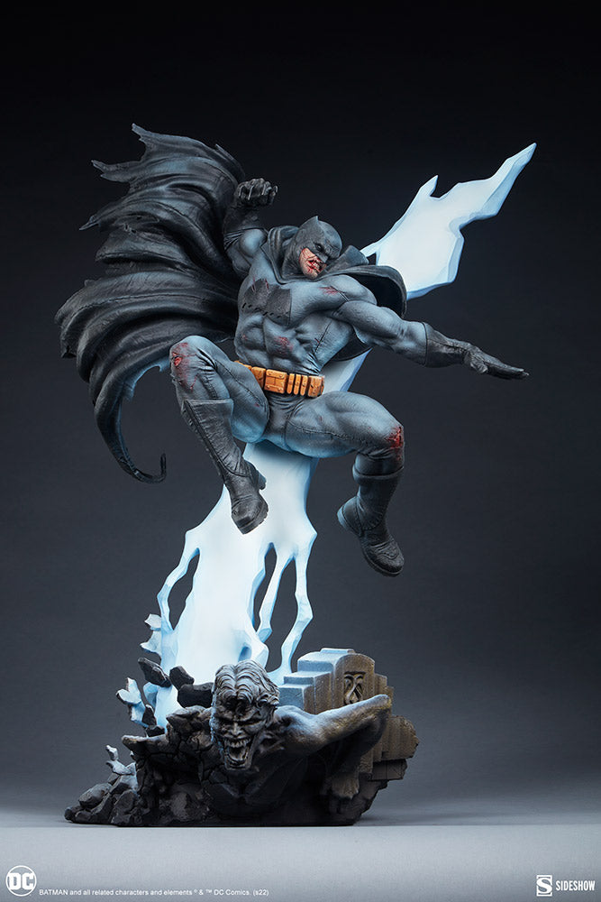PRE-ORDER: BATMAN THE DARK KNIGHT RETURNS