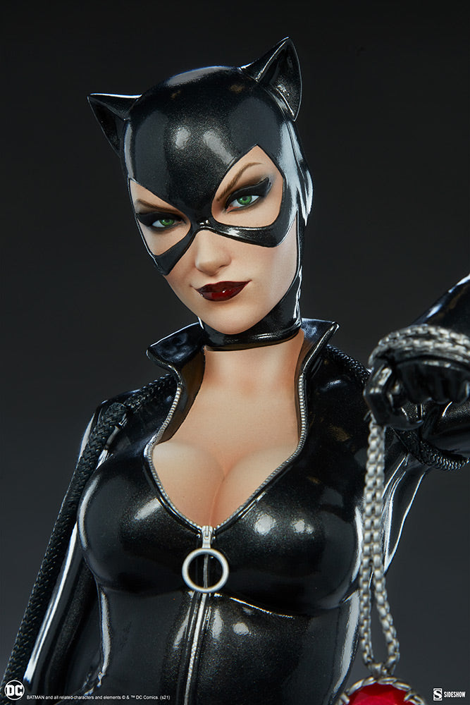 CATWOMAN PREMIUM FORMAT