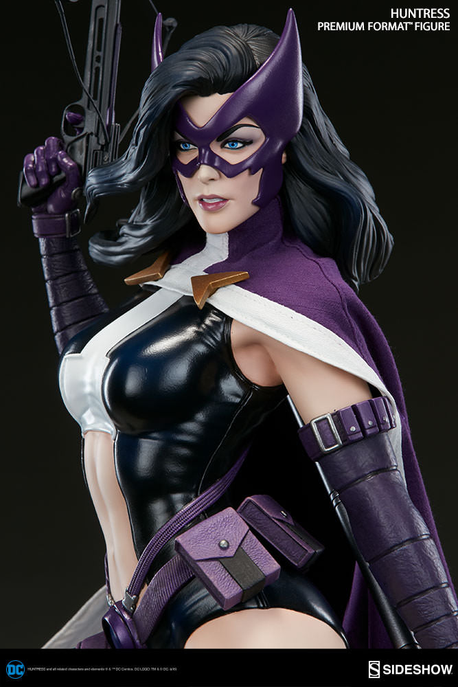 Huntress Premium Format Statue