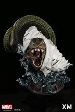 Load image into Gallery viewer, Lizard Bust