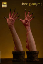 Load image into Gallery viewer, PALE MAN BUST