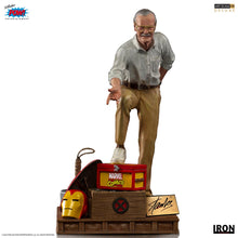 Load image into Gallery viewer, STAN LEE DELUXE ART SCALE