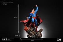 Load image into Gallery viewer, PRE-ORDER: SUPERMAN CLASSIC SIXTH SCALE