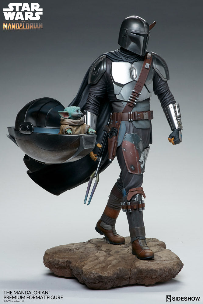 THE MANDALORIAN AND GROGU