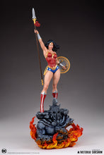 Load image into Gallery viewer, PRE-ORDER: WONDER WOMAN 1/4 MAQUETTE